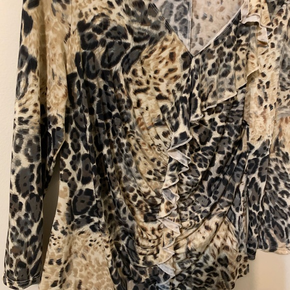 KAYLE HOPE Leopard Print Top, size Medium - Picture 7 of 12